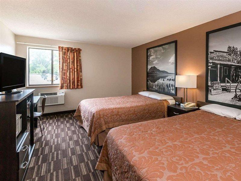 Super 8 By Wyndham Madison Hotel Buitenkant foto