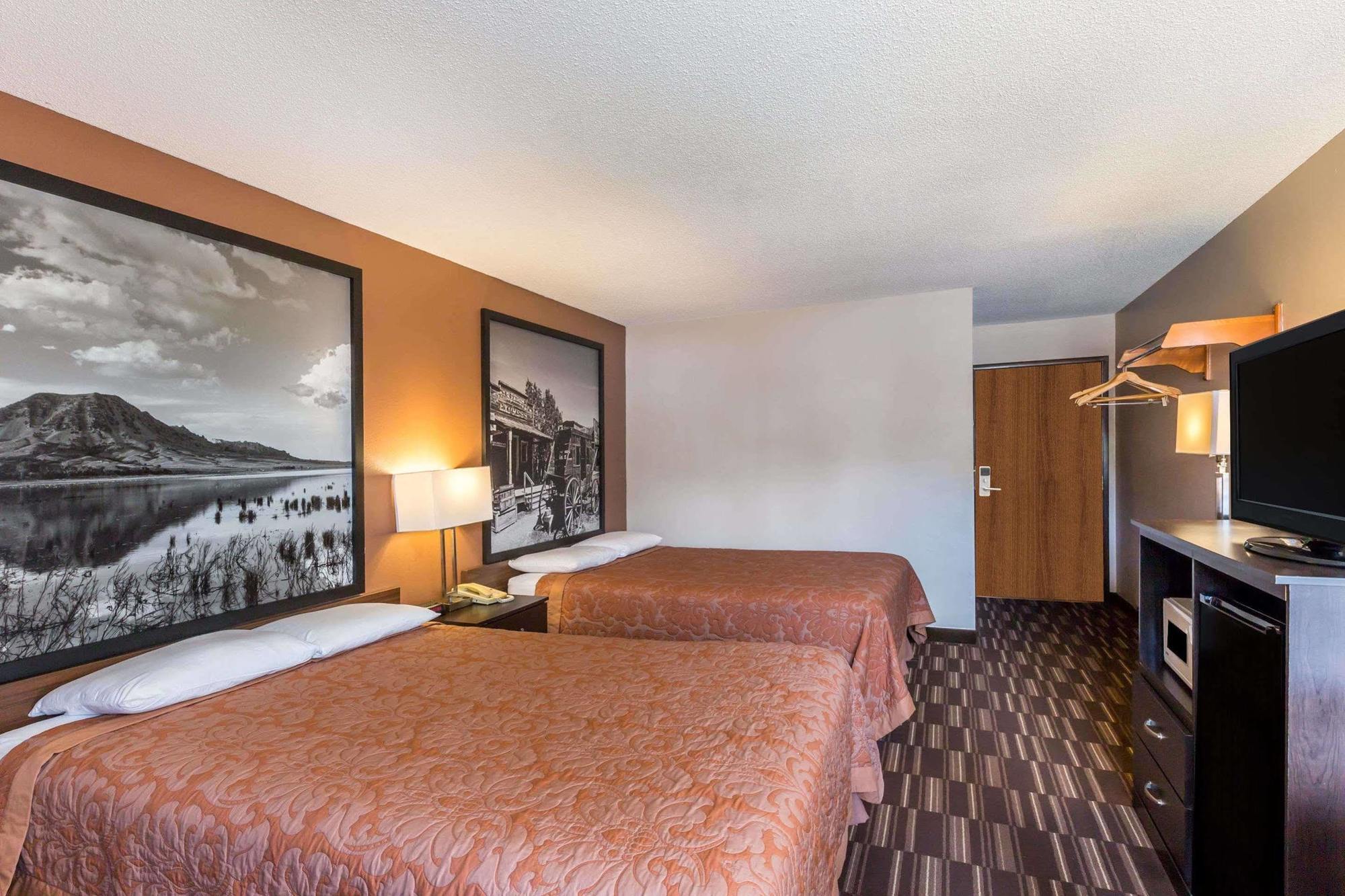 Super 8 By Wyndham Madison Hotel Buitenkant foto